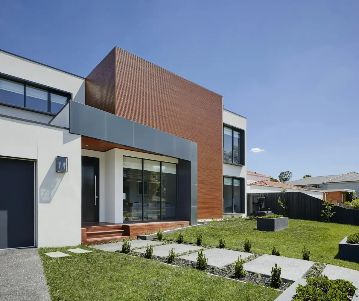 Residencia contemporánea con piscina. Fotografía ilustrativa.